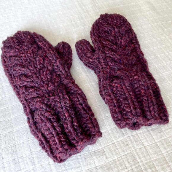 Handmade 🇨🇦 NWOT Hand Knit Wool Mittens wiith Fleece Lining - Cable Knit - Picture 1 of 4